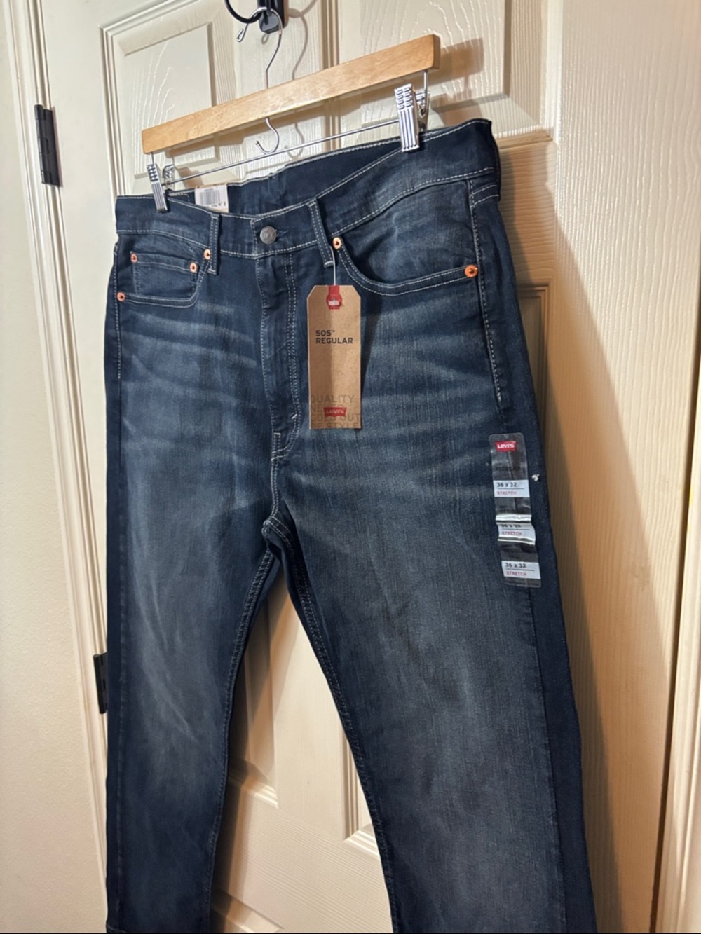 Levi's Men's Dark Gray Straight Jeans - Picture 3 of 7